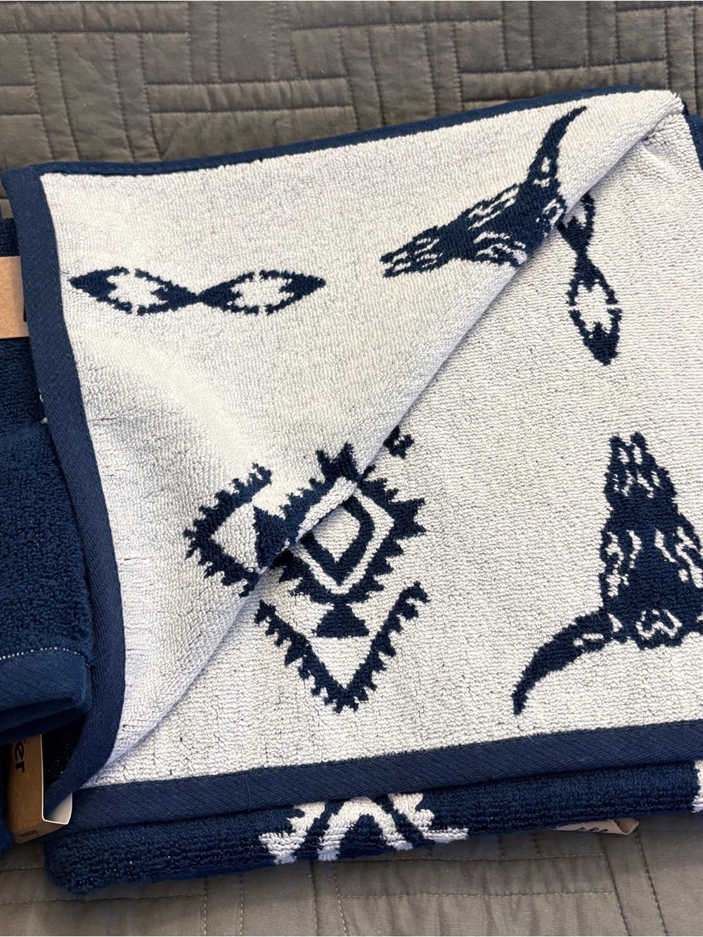 Wrangler Navy and White Southwestern Skull Pattern Towel Set - Picture 5 of 8